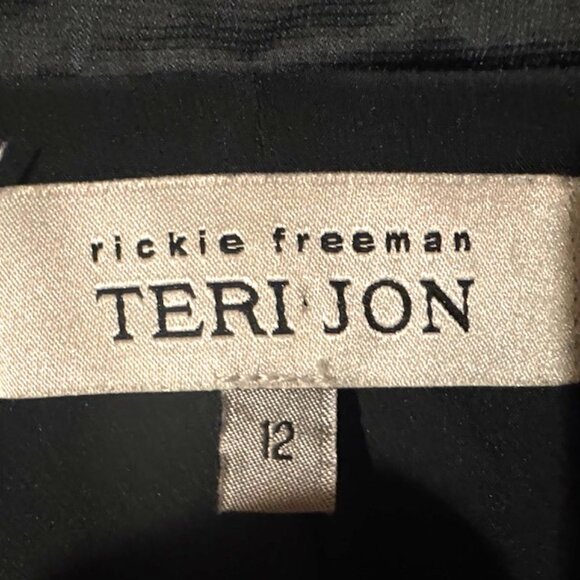 Teri Jon Elegant Flared Emerald and Forest Green Print Dress with Pockets - Picture 6 of 6